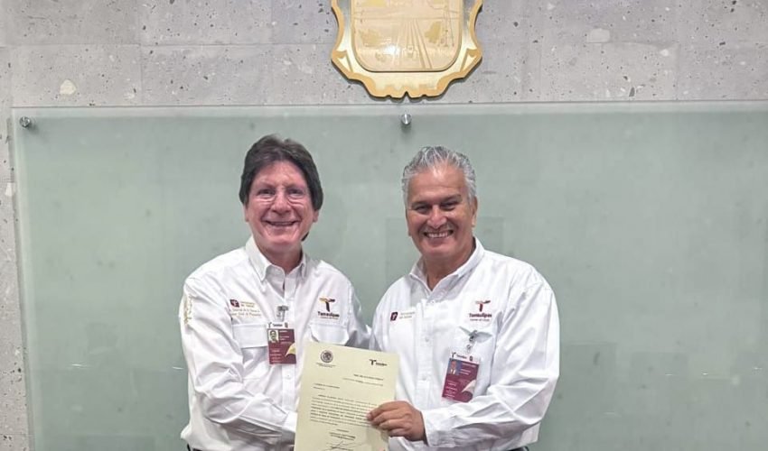 Entregó Secretario de Salud nombramientos a funcionarios dentro de la nueva estructura orgánica de esta dependencia