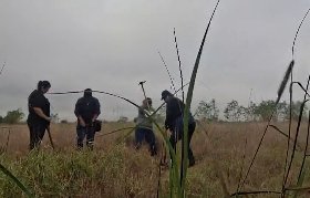 Buscan más fosas clandestinas