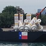 Documentan colocación de boyas en medio del río Bravo