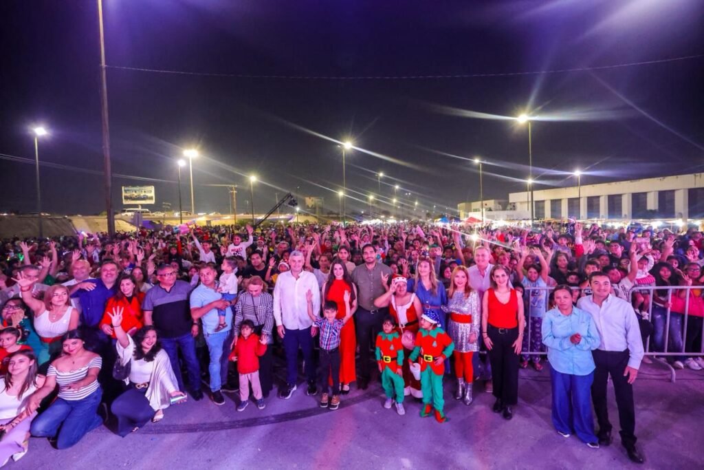 Apreciaron miles de reynosenses el Desfile Navideño 2025 de más de 350 vehículos