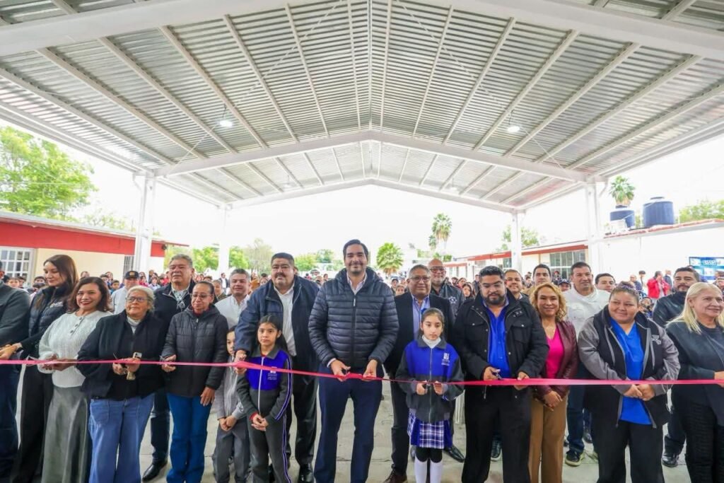 Impulsa Carlos Peña Ortiz a comunidad escolar con más beneficios a la infraestructura