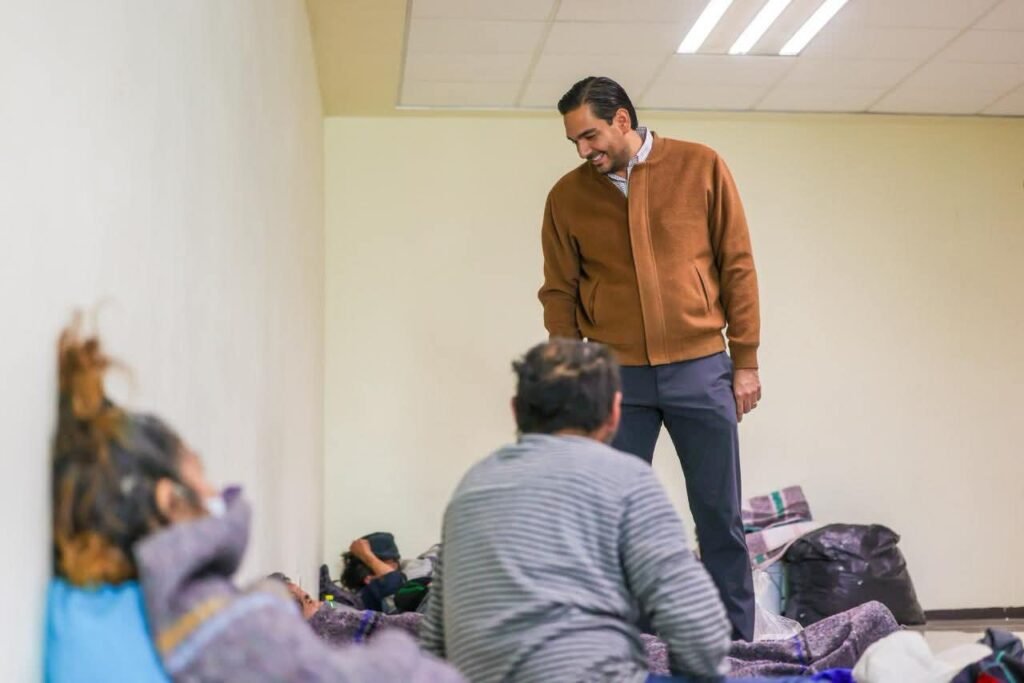 Constató Carlos Peña Ortiz atención del Albergue Temporal del Polideportivo Reynosa