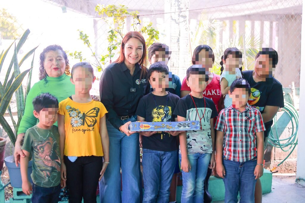 Llevaron Alcalde Carlos Peña Ortiz y DIF la magia del Día de Reyes a familias de distintos sectores de la ciudad