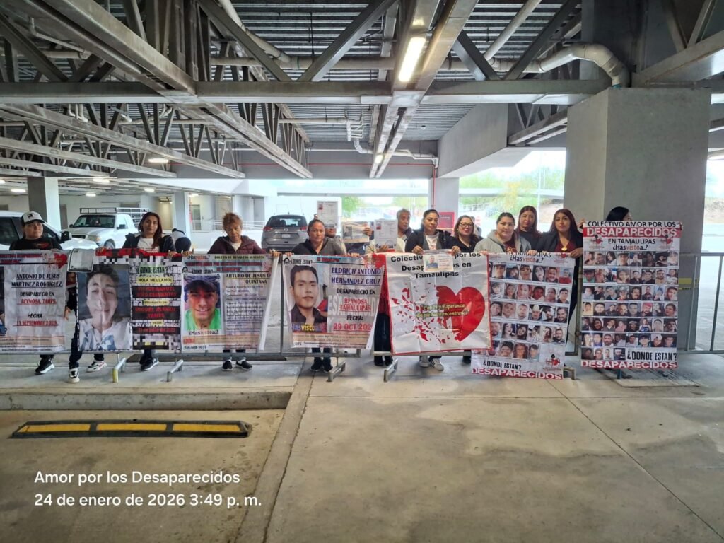 Así recibieron a la Presidenta familiares de desaparecidos