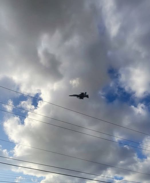 Ven avión de combate sobre Reynosa