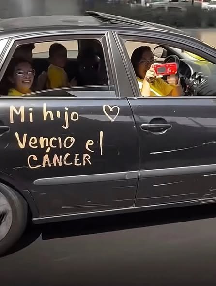Familia festeja que su hijo venció el cáncer