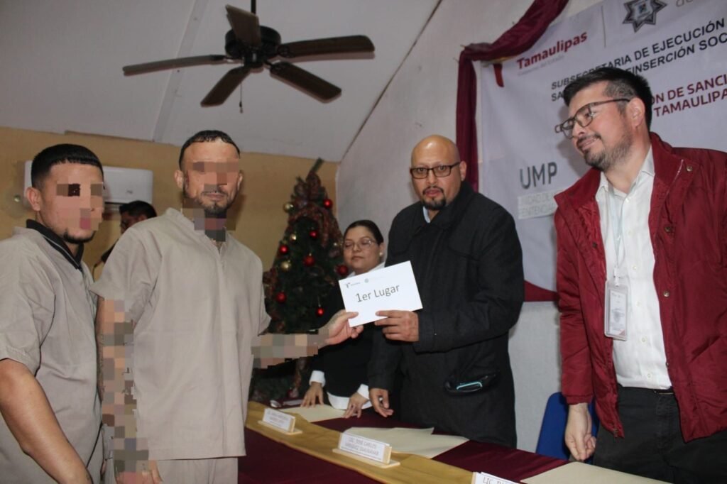 Reciben PPLs reconocimiento y premiación por elaborar “Carteles por la Paz”