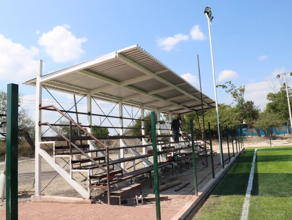 Construye Gobierno del Estado espacio público multideportivo en Estación Manuel