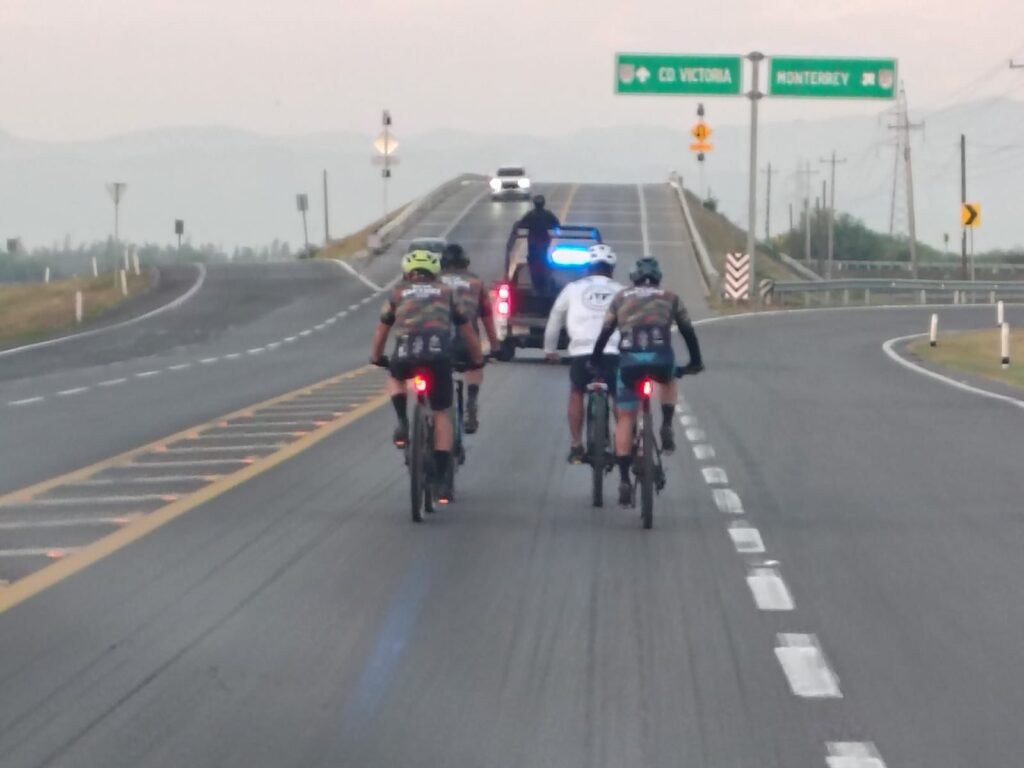 Acompaña Guardia Estatal rodada de César Vallejo rumbo a Ciudad Victoria