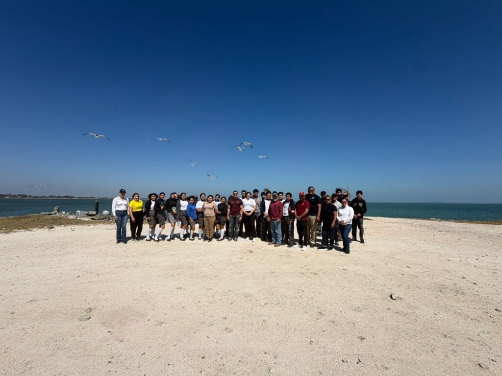 Contribuyen jóvenes al cuidado del medio ambiente con limpieza de playas en Tamaulipas: INJUVE