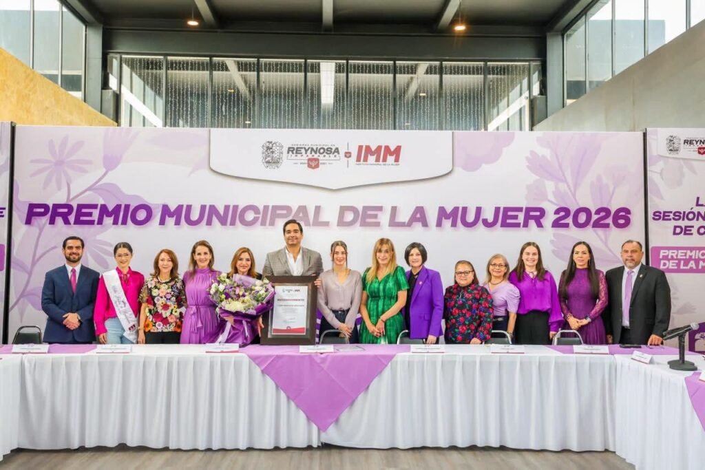 Entregó Carlos Peña Ortiz el Premio Municipal de la Mujer 2026 a la Sra. Sonia Maide Faz de Garza Cantú