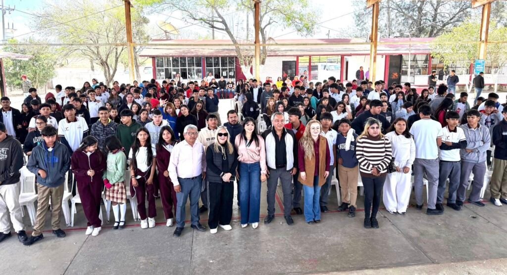 Refuerzan prevención de adicciones en zona rural de Reynosa con circuito de pláticas en secundaria
