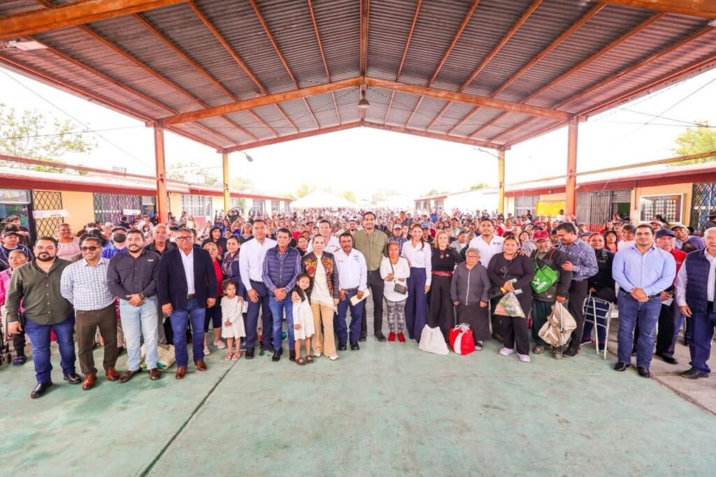 Asistieron más de 700 habitantes de Balcones a brigada “DIF En Tu Colonia” con Carlos Peña Ortiz