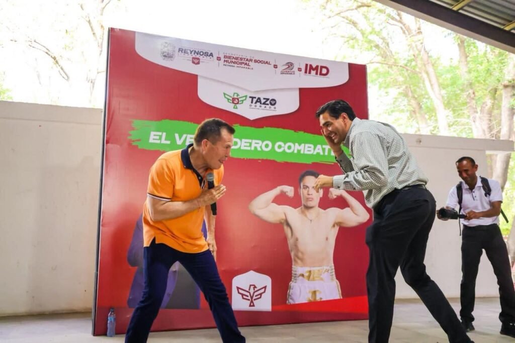 Presentó Carlos Peña Ortiz conferencia motivacional con el Campeón Mundial Julio César Chávez