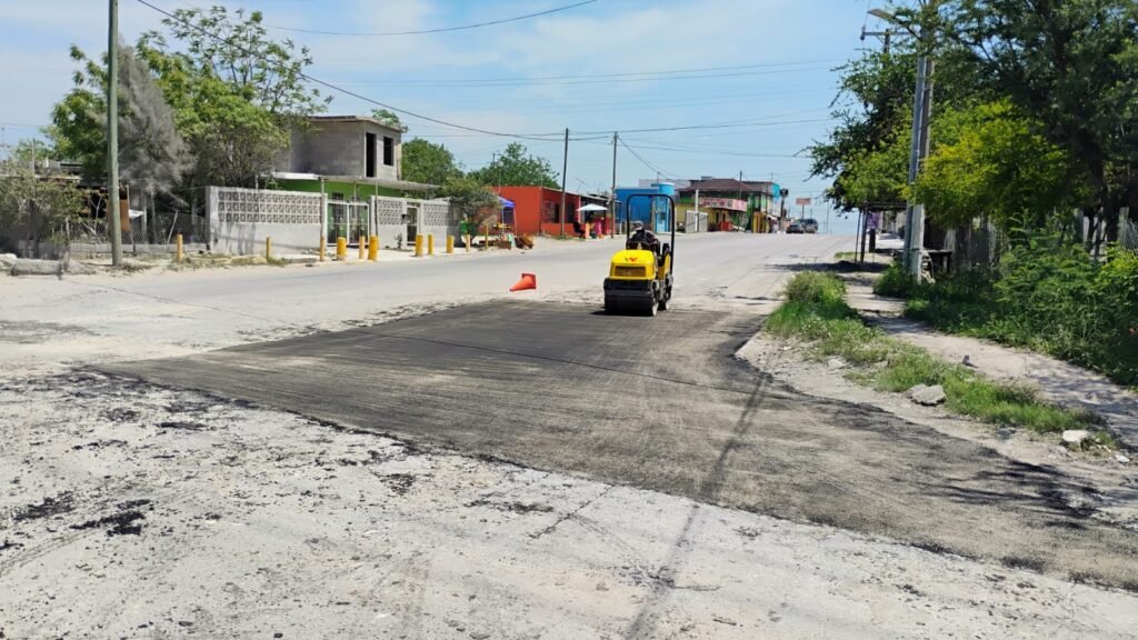Trabajaron 5 cuadrillas de Bacheo con 44 toneladas de asfalto en 5 zonas de Reynosa