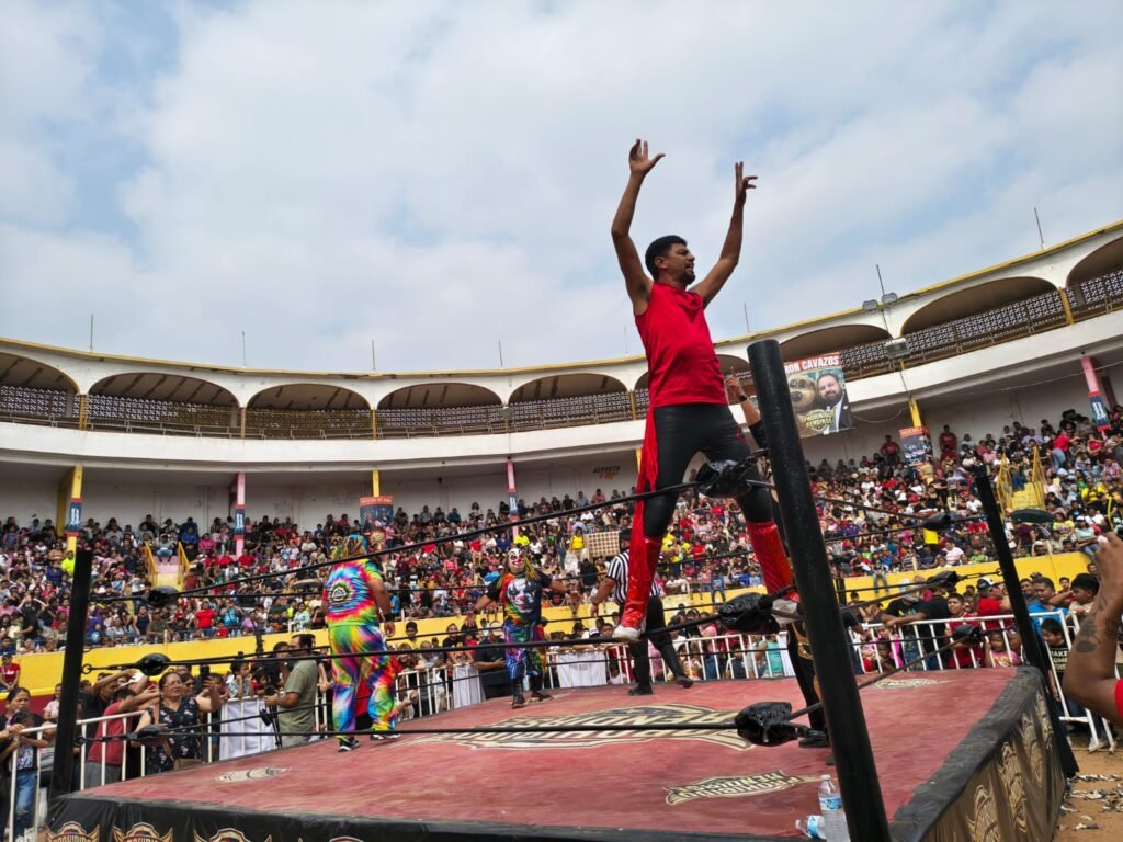 Llevó SIAMARM diversión a miles de niños con función de lucha
