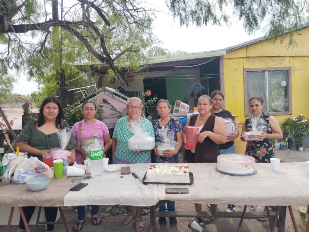 Regalando una Sonrisa y Abrazando Corazones lleva alegría a madres del ejido Galo Álvarez