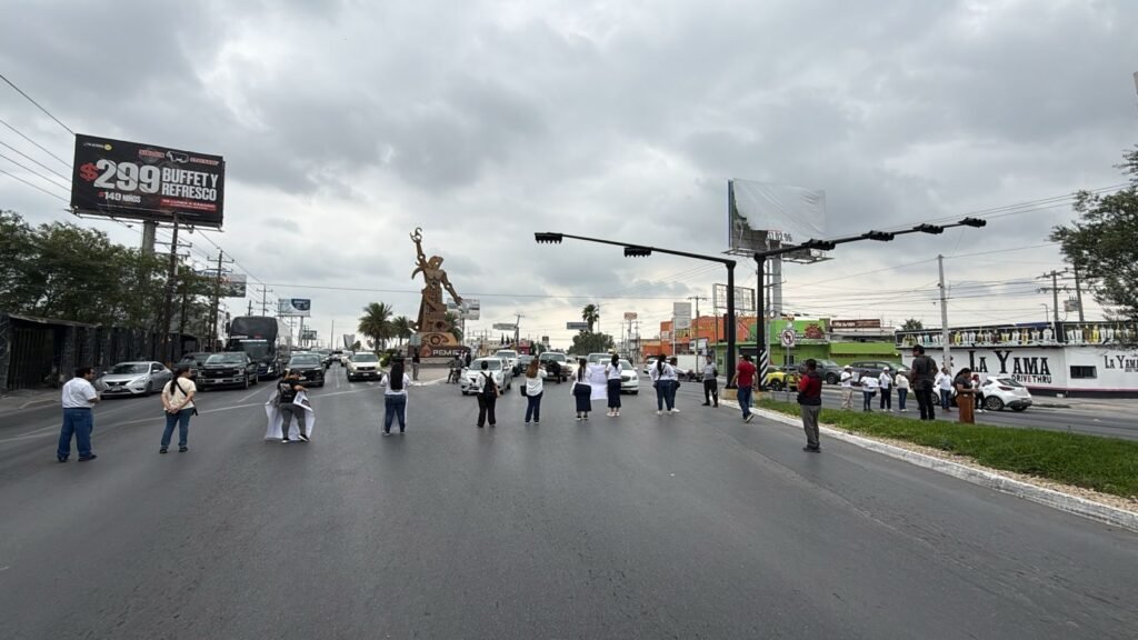 Querían integrarse al desfile obrero manifestantes contra violencia