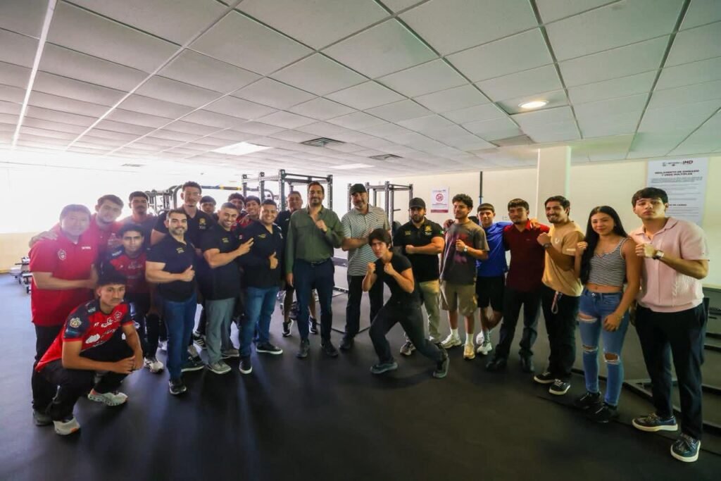 Entregó Carlos Peña Ortiz nuevos equipos para campeones del Polideportivo