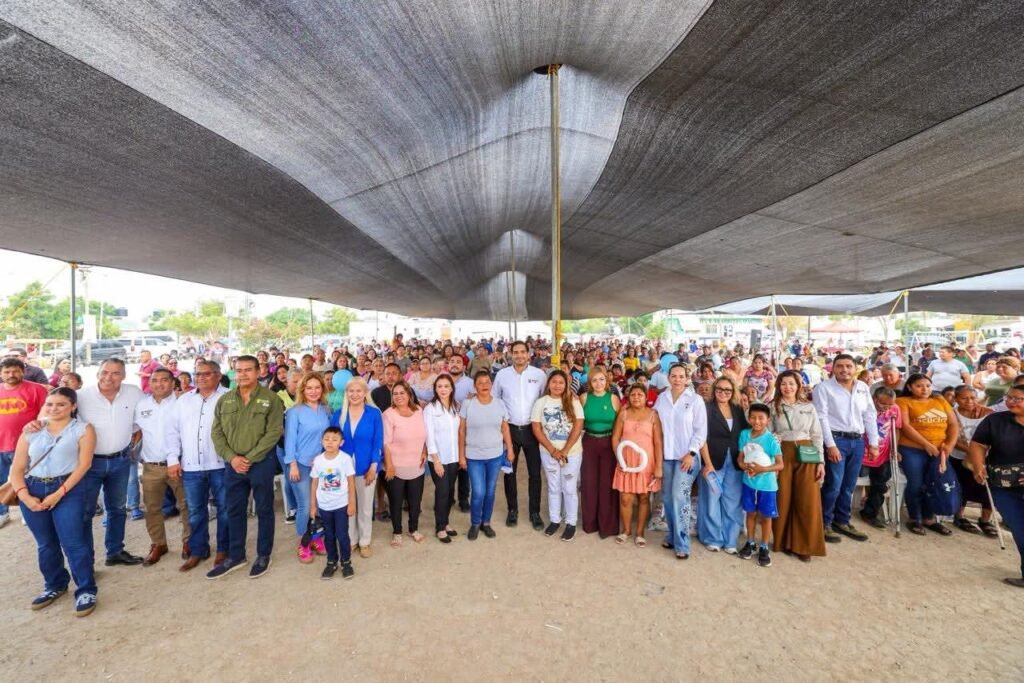 Celebró Carlos Peña Ortiz Día del Pueblo con familias del fraccionamiento Halcón de Reynosa