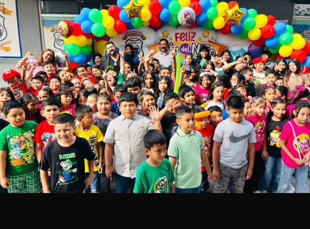 Por sexto año consecutivo, Mauricio de Alejandro lleva sonrisas a colonias de Reynosa