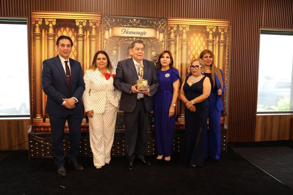 Autoridades de la Universidad Tamaulipeca recibieron prestigioso galardón
