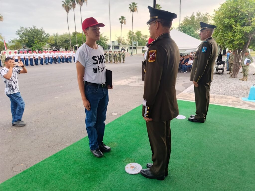 Concluyen jóvenes tamaulipecos adiestramiento del Servicio Militar Nacional en la frontera