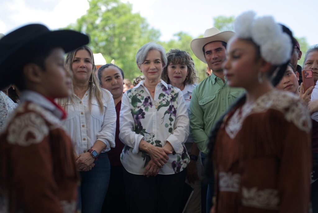 DIF Tamaulipas acerca servicios gratuitos a familias de Llera con la brigada Transformando Familias