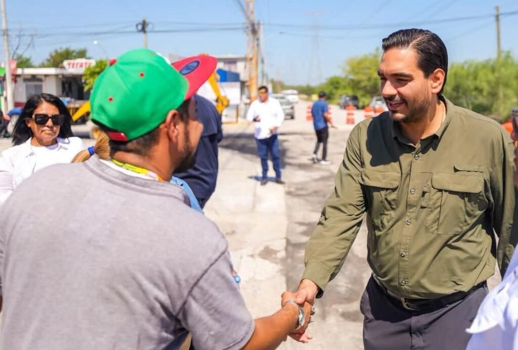 Supervisó Carlos Peña Ortiz bacheo en Rincón de las Flores