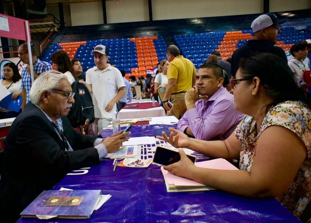 Acerca la Feria Nacional de Empleo oportunidades laborales e inclusión en Matamoros