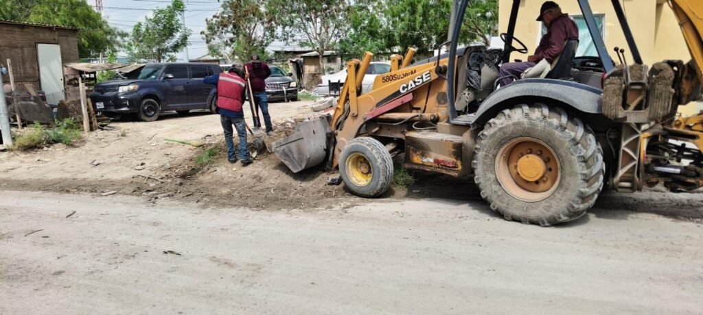 Mejora Gobierno de Reynosa a Paseo De las Flores con labor de limpieza