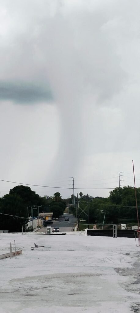 Captaron tornado en formación durante la tormenta de ayer