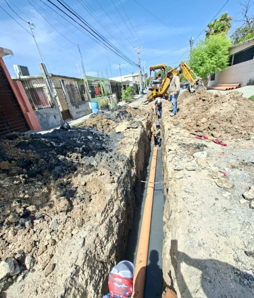 Inició COMAPA rehabilitación de drenaje sanitario en Fuentes Sección Lomas