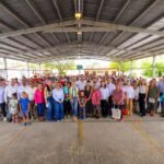 Recibieron familias de el Olmo a Carlos Peña Ortiz en escuela primaria