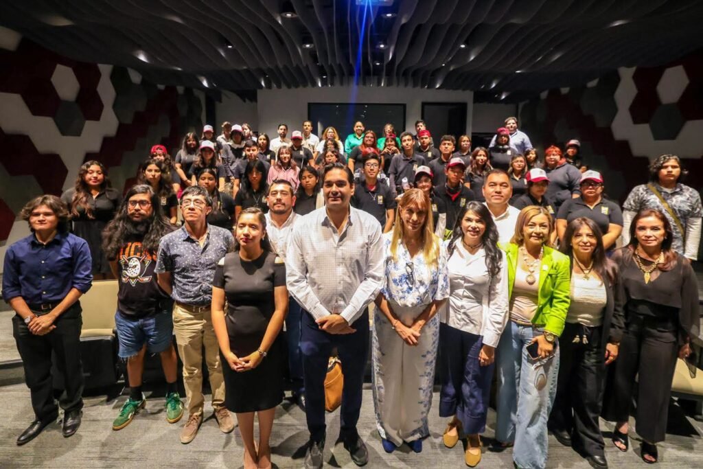 “Alimenta el cuerpo y el alma”, Alcalde Carlos Peña Ortiz reconoce a jóvenes del Festival Nacional de Proyección de Cortometrajes