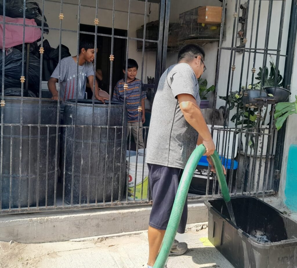 Continúa COMAPA abasteciendo con pipas a colonias afectadas