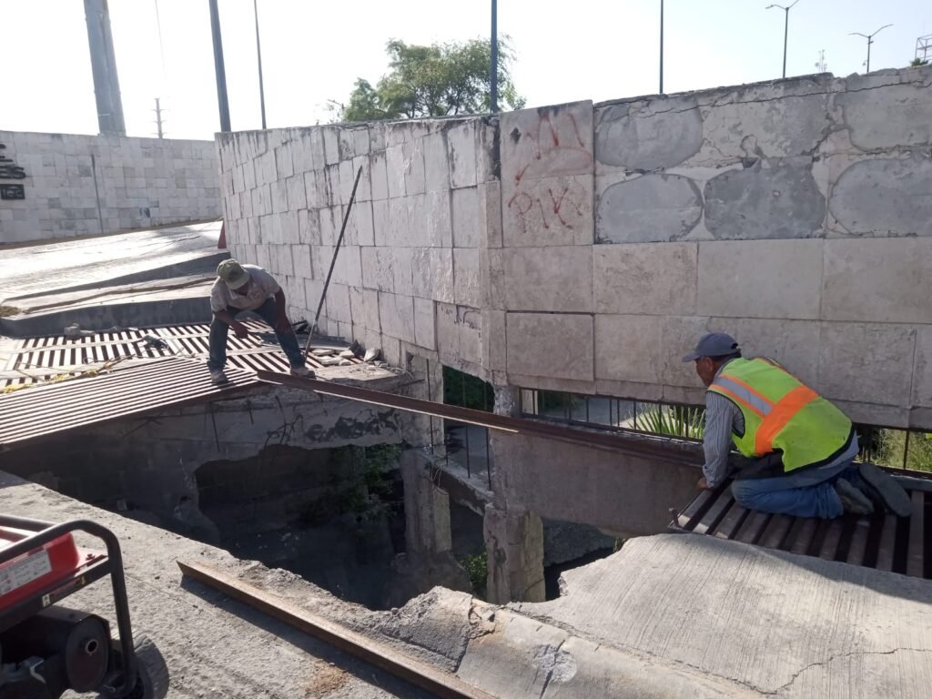 Atendió Carlos Peña Ortiz reportes de bacheo, pluviales y alumbrado en diversos sectores