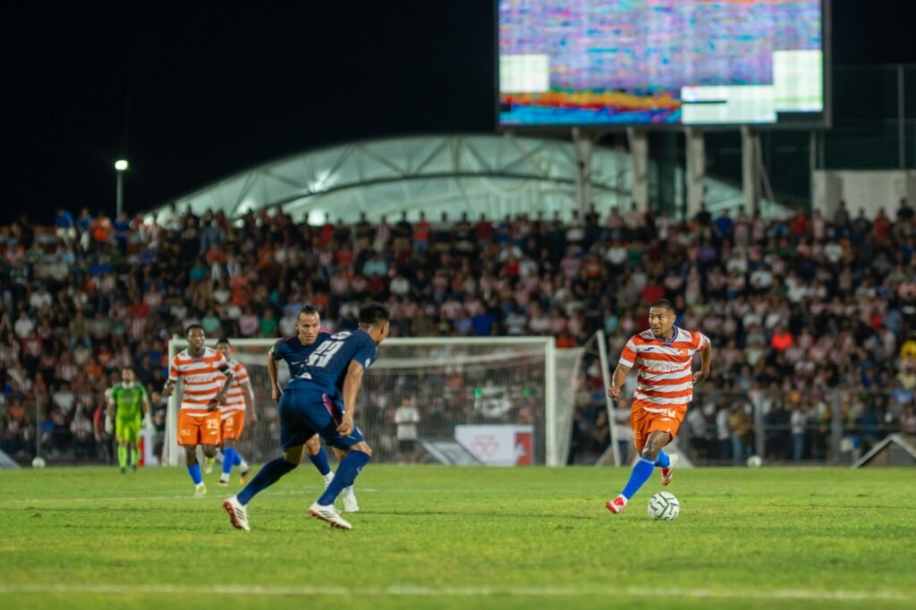 Correcaminos y Chivas regalan electrizante empate sin goles en el Marte R. Gómez
