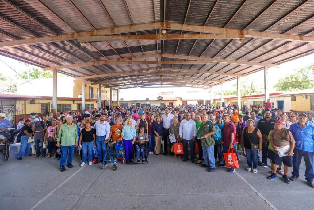 Llevó Carlos Peña Ortiz salud y bienestar a familias de la Aquiles y Carmen Serdán