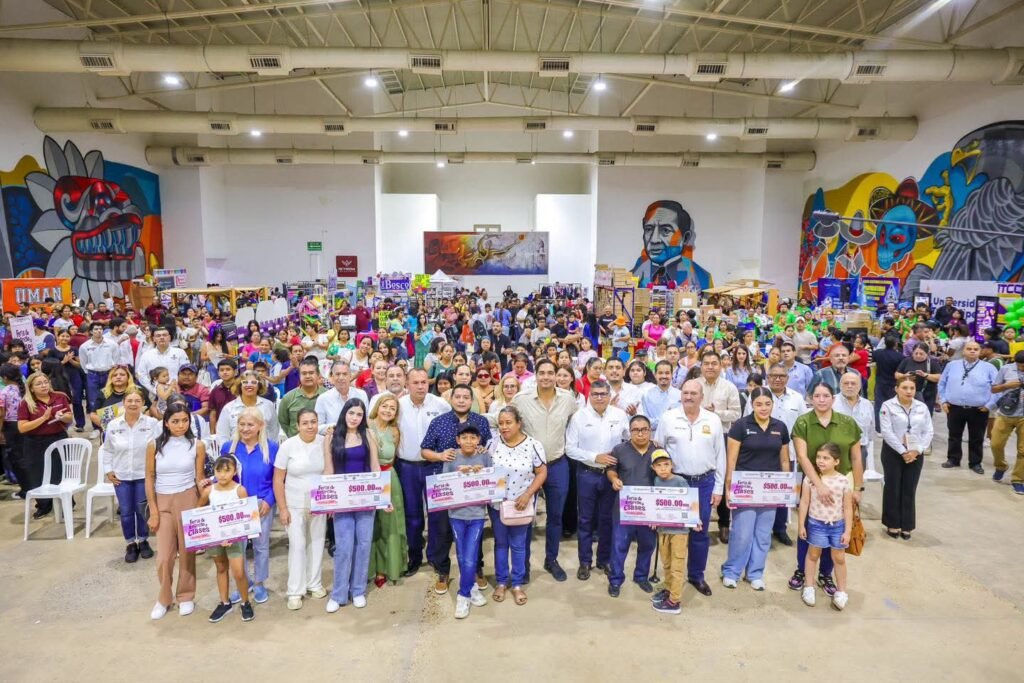 Inauguró Carlos Peña Ortiz la Feria de Regreso a Clases 2026 con PROFECO y CANACO