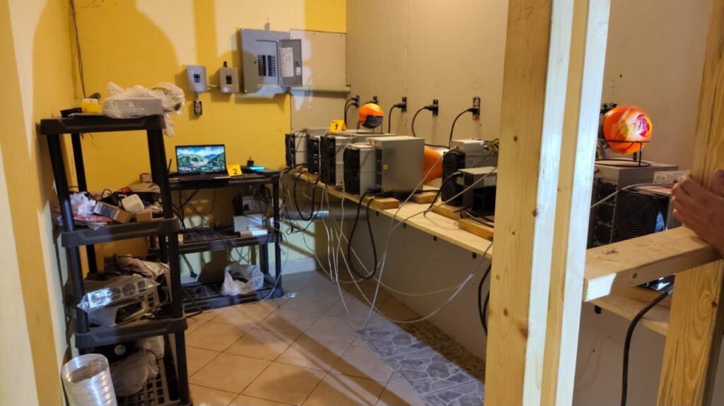 Desmantelaron granja de minería de criptomonedas en Camargo