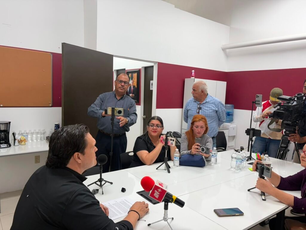 Cabeza de Vaca es mitómano, corrupto y cobarde prófugo de la justicia: Prieto Herrera
