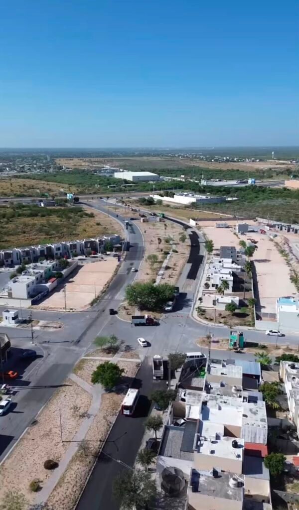 Mejora Gobierno de Reynosa vialidad en Fraccionamiento Ventura