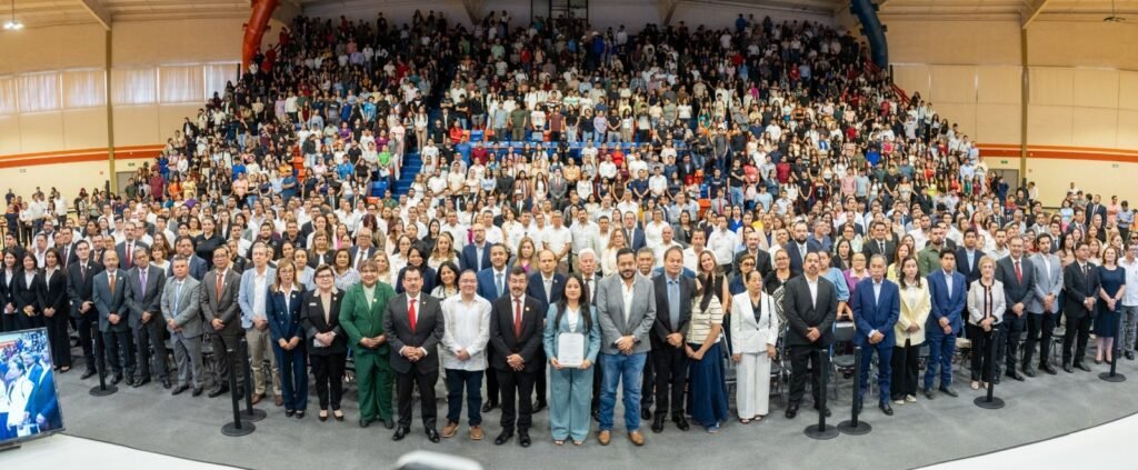 Reconoce UAT trayectoria judicial de su distinguida egresada Xóchitl Almendra Hernández Torres