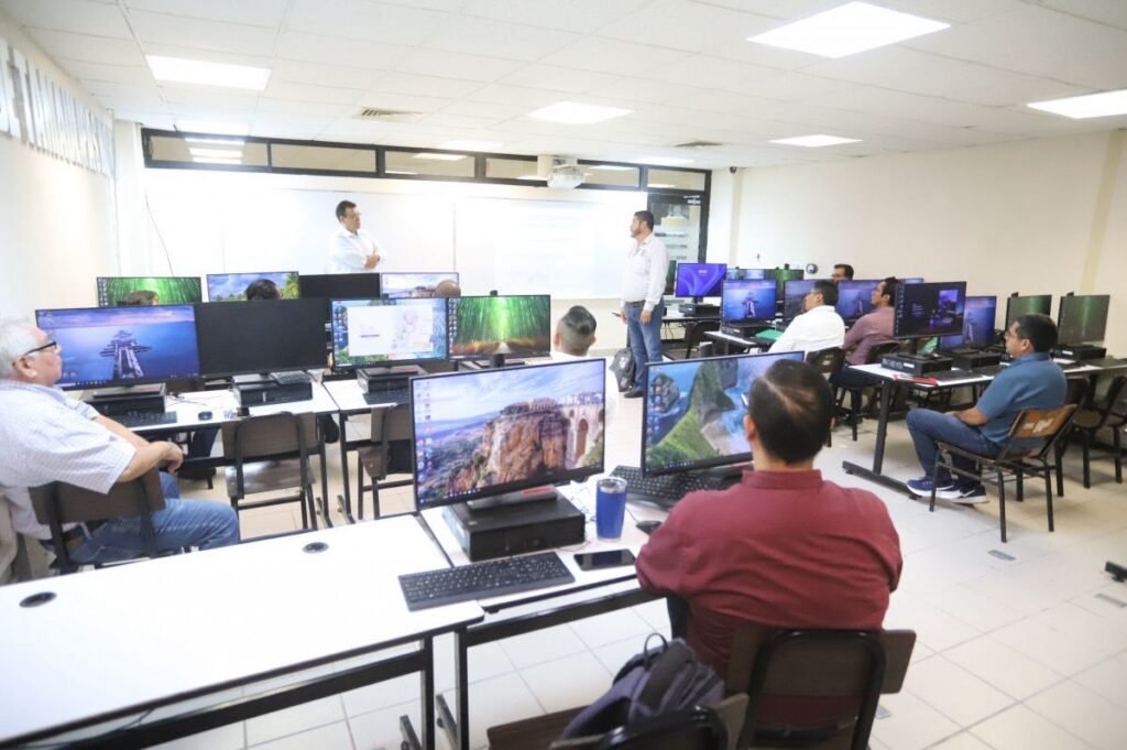 Fortalece UTTN a docentes mediante capacitación en semiconductores y microelectrónica