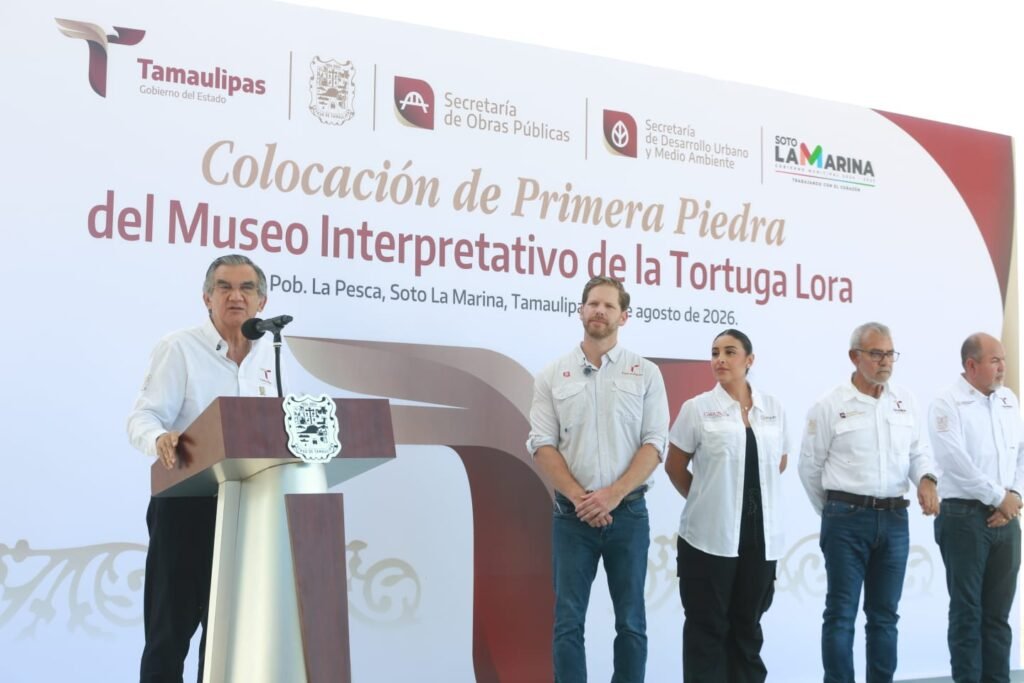 Coloca Américo primera piedra del Museo Interpretativo de la Tortuga Lora en Soto la Marina
