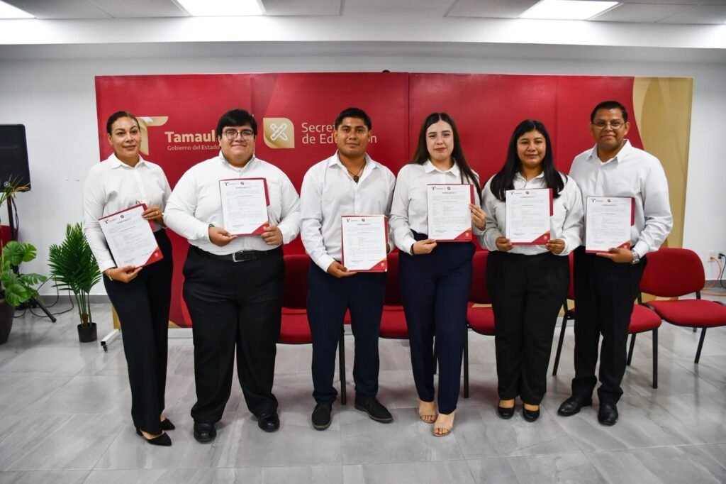 Entrega la SET 45 nombramientos del proceso de admisión correspondientes a los niveles de educación especial, preescolar y primaria
