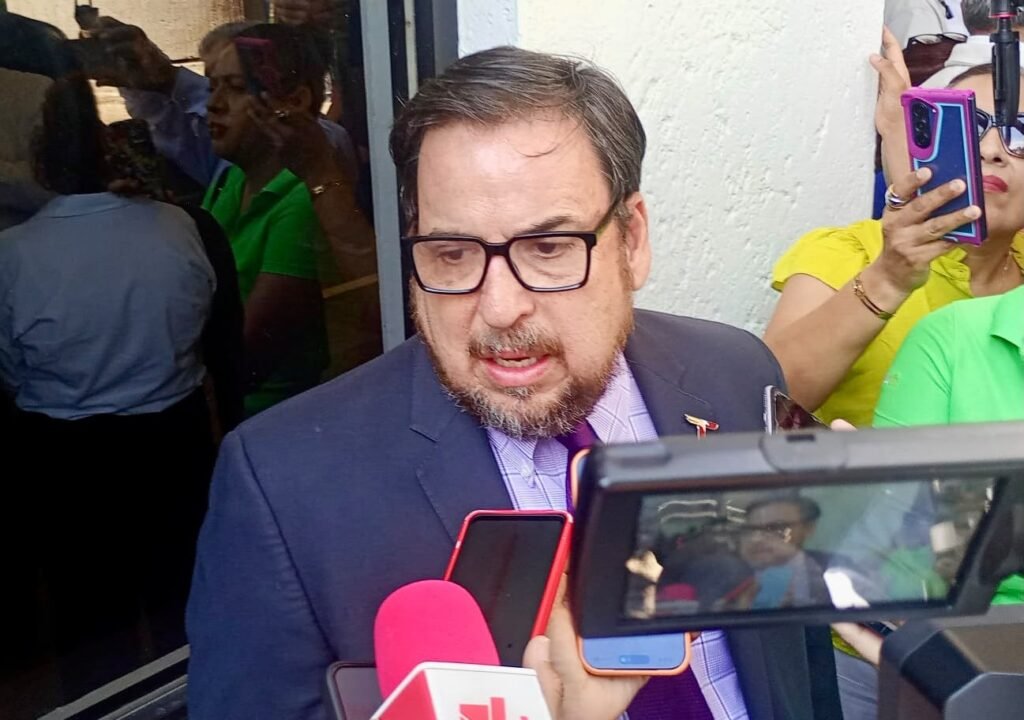 Respaldan madres y padres de familia la regulación de celulares en escuelas