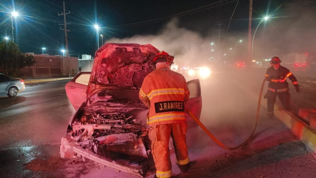 Controla incendio Protección Civil y Bomberos de Reynosa con espuma especial