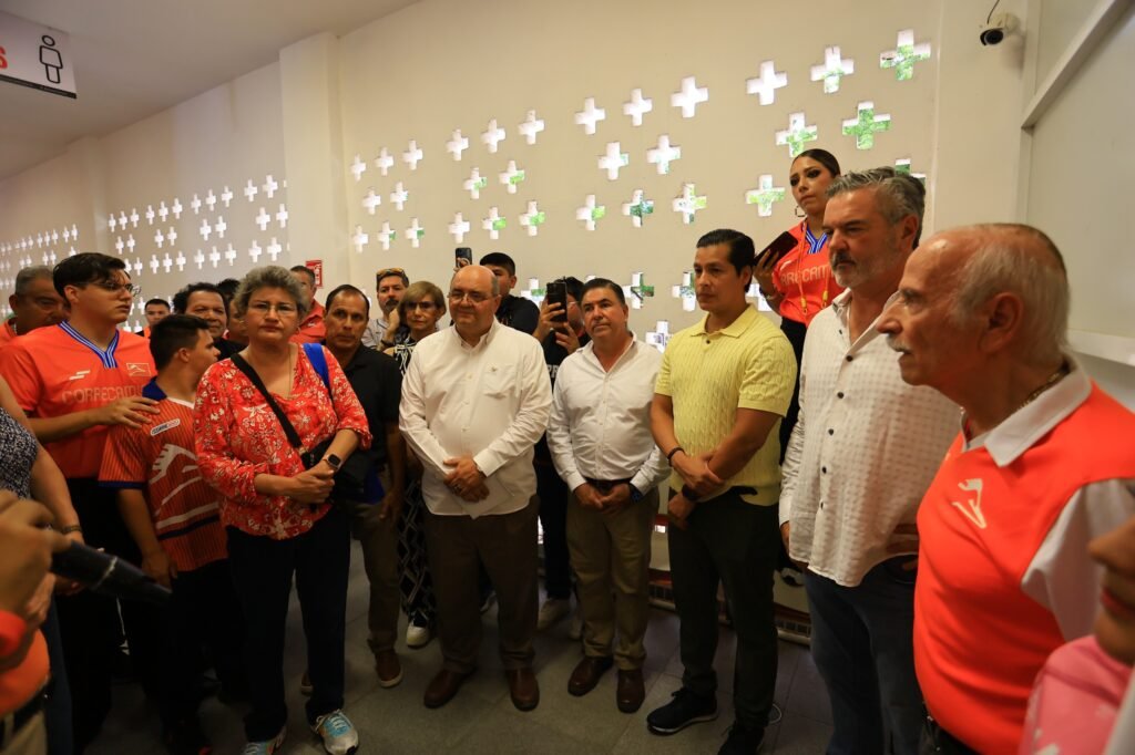 RINDIÓ HOMENAJE CORRECAMINOS A SUS LEYENDAS